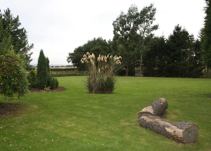 Cottage Lea\'S Country Hotel & Restaurant
